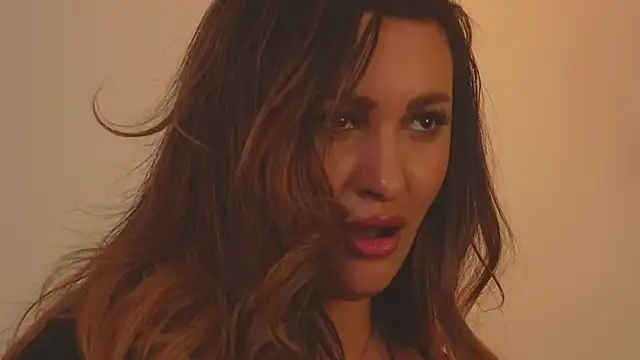 Snapshot of YaaraCollins chatting on March 10, 3:01 am YaaraCollins online show from March 10, 3:01 am