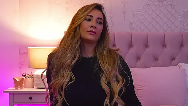 Snapshot of YaaraCollins chatting on November 26, 7:26 pm YaaraCollins online show from November 26, 7:26 pm