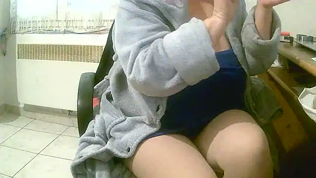 Snapshot of douceur63 chatting on February 27, 11:31 am douceur63 online show from February 27, 11:31 am