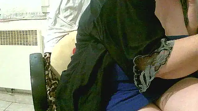 Snapshot of douceur63 chatting on October 9, 11:08 am douceur63 online show from October 9, 11:08 am