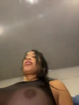 Snapshot of SQUIRTINGQUEEN11 chatting on March 30, 2:23 am SQUIRTINGQUEEN11 online show from March 30, 2:23 am