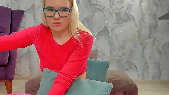 Snapshot of succubus chatting on October 6, 6:55 am succubus online show from October 6, 6:55 am