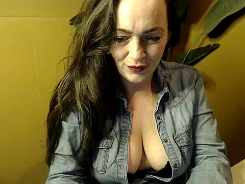 cloe85nl online show from December 18, 1:34 pm