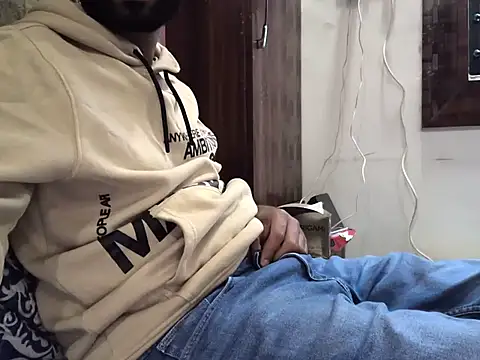 Snapshot of brownie_cake_cb chatting on October 31, 8:48 am brownie cake cb online show from October 31, 8:48 am