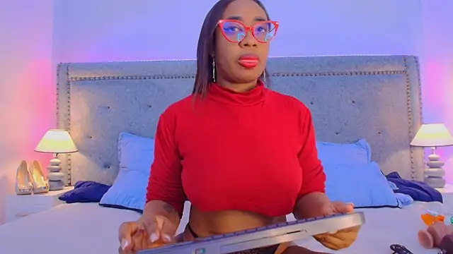 CaseyMoon online show from June 19, 12:31 pm