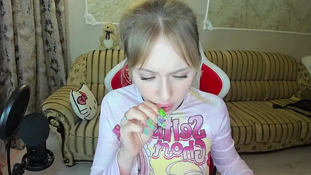ElinOceanX online show from December 7, 7:43 pm