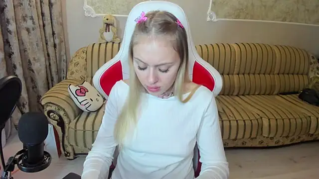 ElinOceanX online show from December 12, 2:22 pm
