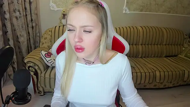 ElinOceanX online show from December 12, 5:37 pm