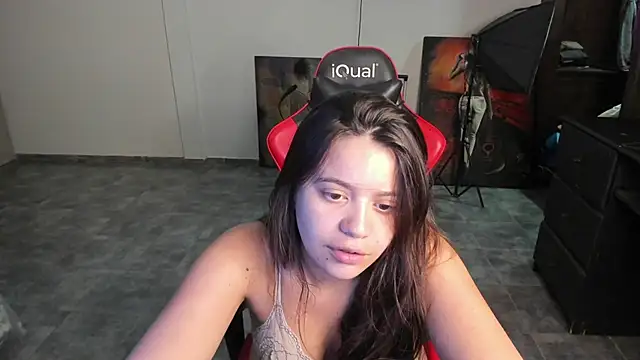 kiarafonseca  online show from December 5, 1:14 am