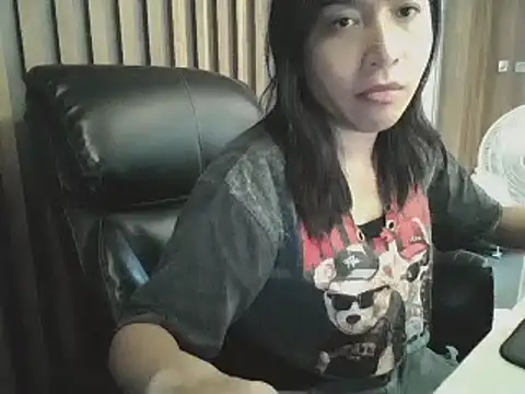 sara kimoo online show from March 18, 8:15 pm