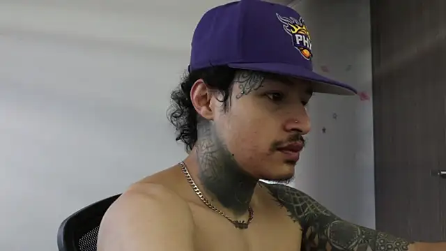 Snapshot of trieone chatting on September 24, 5:16 pm trieone online show from September 24, 5:16 pm