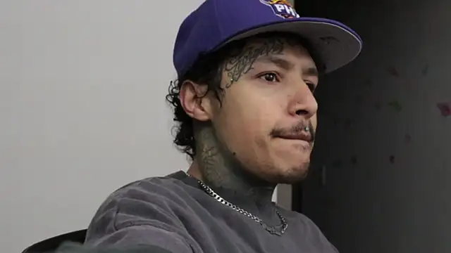 Snapshot of trieone chatting on November 29, 7:55 am trieone online show from November 29, 7:55 am