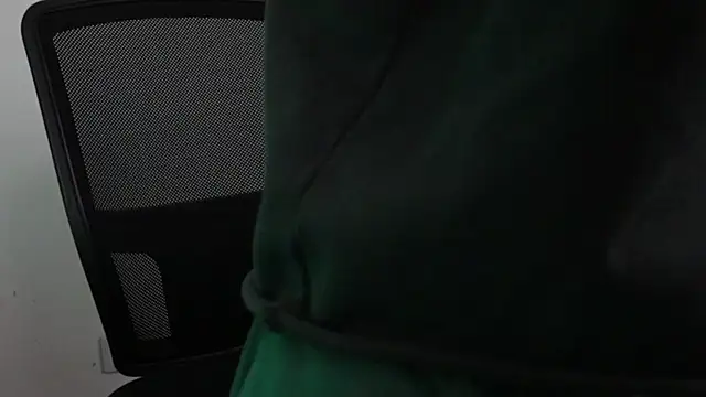 Snapshot of trieone chatting on December 3, 10:35 am trieone online show from December 3, 10:35 am