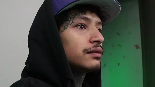 Snapshot of trieone chatting on December 4, 10:57 am trieone online show from December 4, 10:57 am