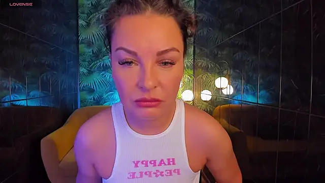 Snapshot of MilenaMellow chatting on January 16, 8:46 pm MilenaMellow online show from January 16, 8:46 pm