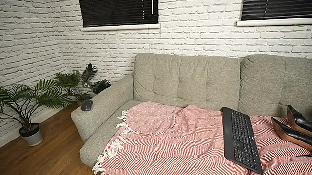 Snapshot of JessicaNylonQueen chatting on February 1, 3:39 pm JessicaNylonQueen online show from February 1, 3:39 pm
