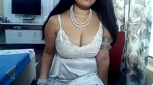 yourradhika online show from December 9, 6:34 am