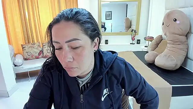 gaby trent online show from September 17, 1:13 pm