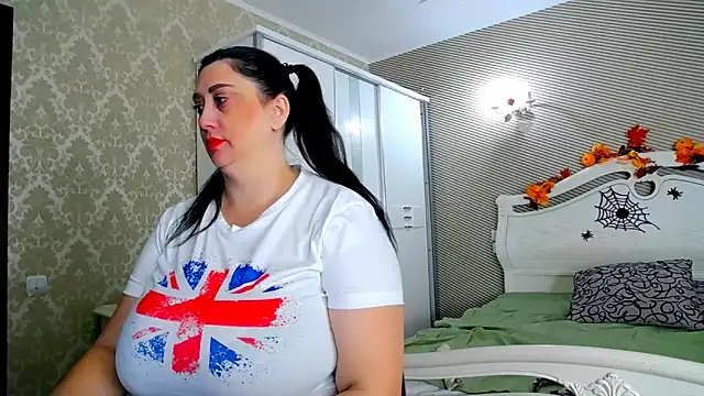 Evelyn Shy online show from November 7, 7:19 am