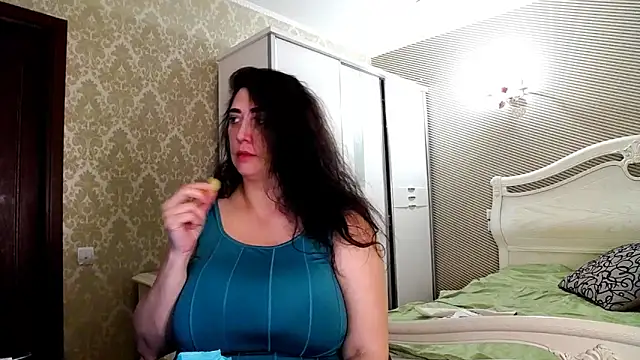Snapshot of Evelyn_Shy chatting on March 31, 8:48 am Evelyn Shy online show from March 31, 8:48 am