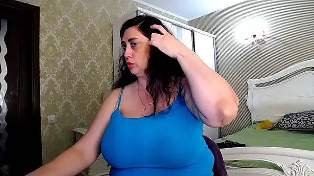 Snapshot of Evelyn_Shy chatting on July 14, 10:43 am Evelyn Shy online show from July 14, 10:43 am