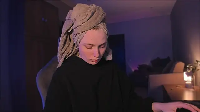 Rachel Ro online show from December 21, 6:12 pm