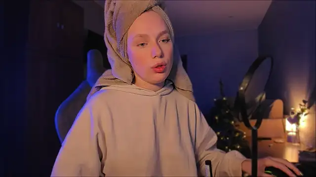 Rachel Ro online show from December 27, 4:10 pm