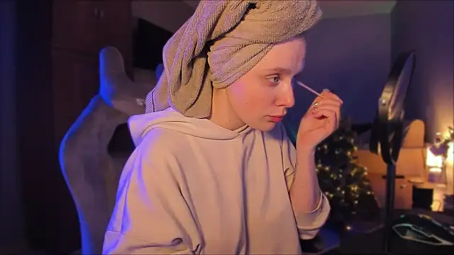 Rachel Ro online show from December 28, 3:15 pm