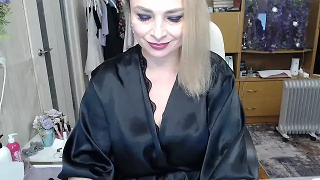 Snapshot of Mika_Passion chatting on September 24, 7:33 am Mika Passion online show from September 24, 7:33 am