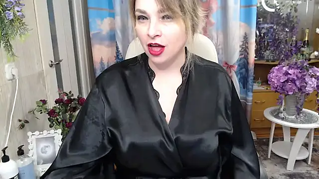 Snapshot of Mika_Passion chatting on April 2, 8:56 am Mika Passion online show from April 2, 8:56 am