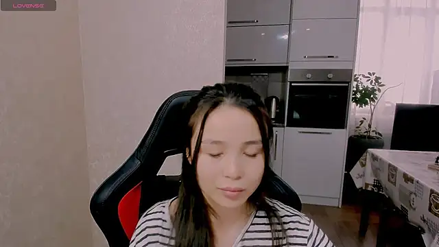 AyaMoon online show from December 3, 5:26 am