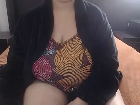 XHotJuicyBootyXX online show from July 3, 9:05 am