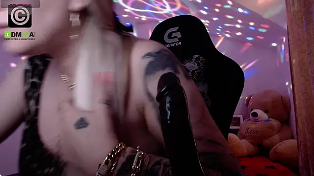 SonyaDevon online show from December 31, 10:58 am