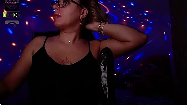 SonyaDevon online show from December 17, 4:07 am