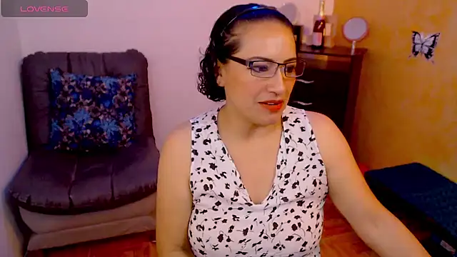 scarlet wet online show from December 12, 9:37 pm