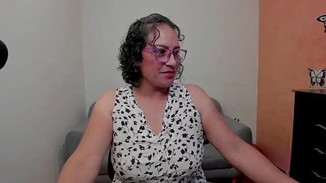 scarlet wet online show from June 19, 11:41 pm