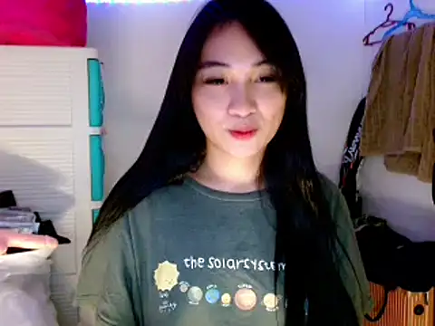 SweetLilly 18 online show from March 18, 6:48 pm