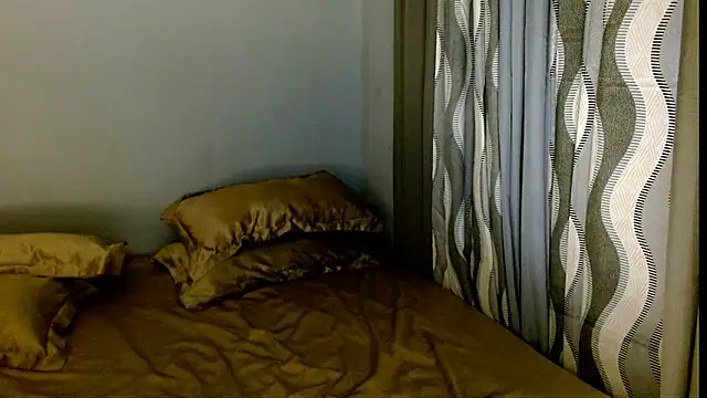 SweetLilly 18 online show from March 10, 4:06 am