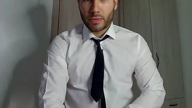 Snapshot of Justynn1 chatting on December 2, 10:01 pm Justynn1 online show from December 2, 10:01 pm