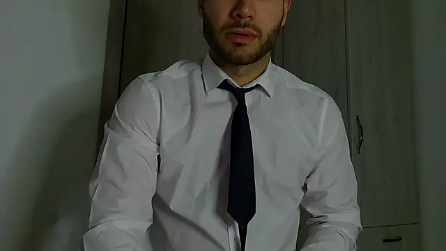 Snapshot of Justynn1 chatting on November 14, 6:12 am Justynn1 online show from November 14, 6:12 am