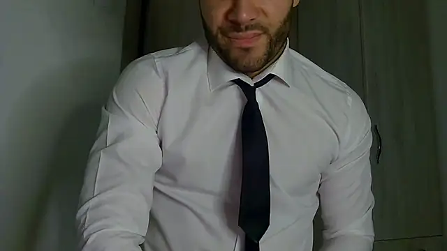 Snapshot of Justynn1 chatting on December 5, 6:44 am Justynn1 online show from December 5, 6:44 am