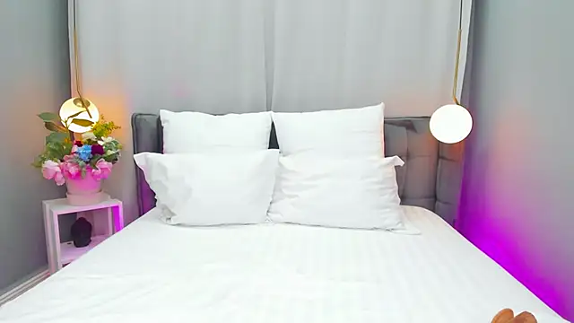 EmillyBronte online show from March 17, 8:09 pm