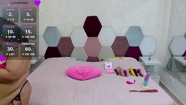 Snapshot of angel_blue chatting on September 26, 3:05 pm angel blue online show from September 26, 3:05 pm