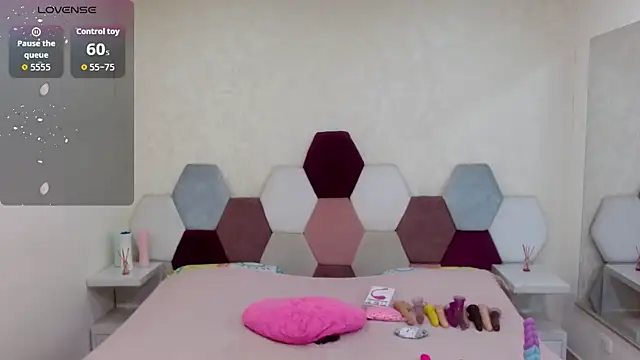 Snapshot of angel_blue chatting on October 14, 4:52 pm angel blue online show from October 14, 4:52 pm