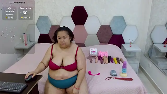 Snapshot of angel_blue chatting on October 28, 2:09 pm angel blue online show from October 28, 2:09 pm