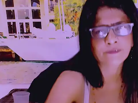 Snapshot of IndianAllure chatting on February 10, 11:57 am IndianAllure online show from February 10, 11:57 am