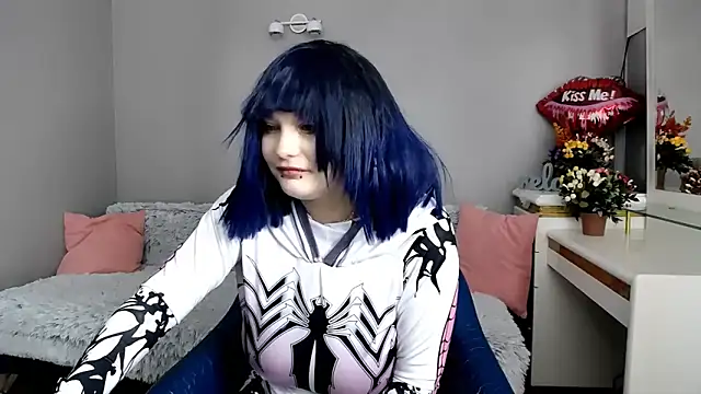 Estheri online show from February 3, 7:57 am