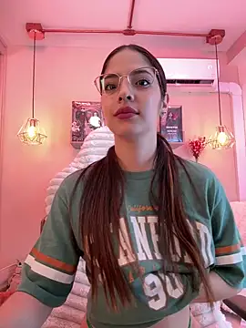 Zoe Bae online show from March 11, 9:15 pm