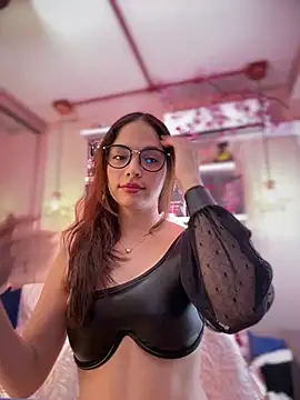 Zoe Bae online show from May 1, 4:06 am