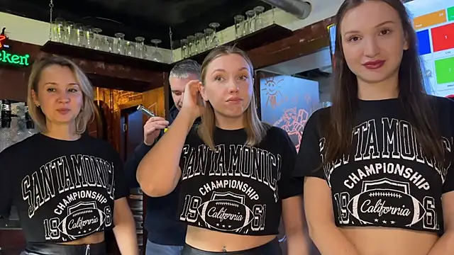 Snapshot of dirtypub chatting on October 23, 1:43 pm dirtypub online show from October 23, 1:43 pm